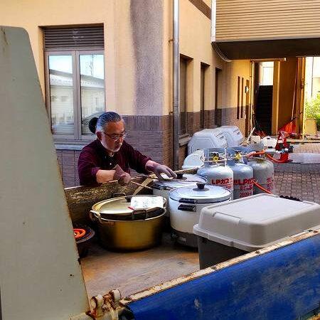 4月28日＜日報＞：七尾市中島地区にて活動団体様の炊き出しを支援・灯篭割り