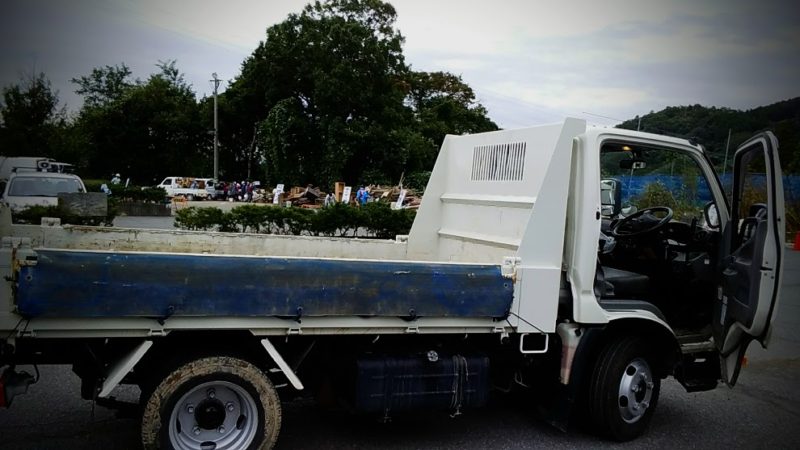 長野県千曲川氾濫による洪水被害における復旧作業(ゴミ搬出ダンプカー)の 借用費用カンパのお願い。